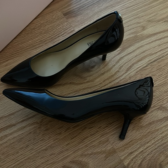 Black Heels - Picture 2 of 3